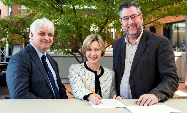 Cheers to a new Charles Sturt and NSW Wine Industry partnership 