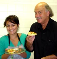 Ian Parmenter with Albury TAFE student and a "lunchbox spectacular".