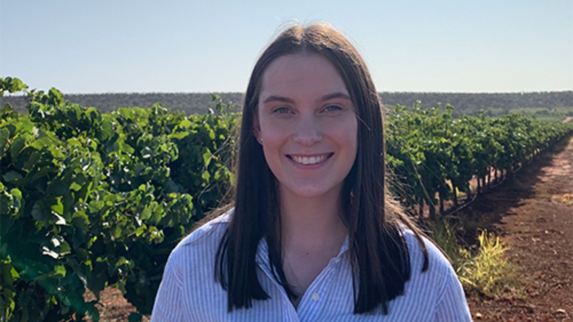 Charles Sturt agricultural student named recipient of $10,000 AgriFutures scholarship 