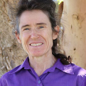 portrait of Dr Susan Robertson