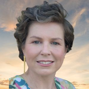 portrait of Dr Camilla Donnelly