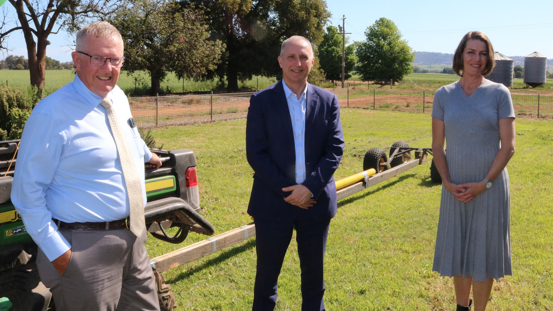 Minister glimpses future of education at digital farm in Wagga Wagga