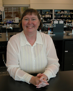 Maree Donna Simpson is collaborating with academics of other universities to provide a new online program for pharmacy student supervisors in rural areas. 