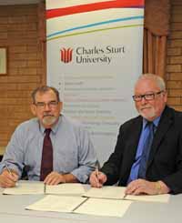 CSU’s Deputy Vice-Chancellor (Academic) Professor Ross Chambers with CIT Chief Executive Mr Adrian Marron. 