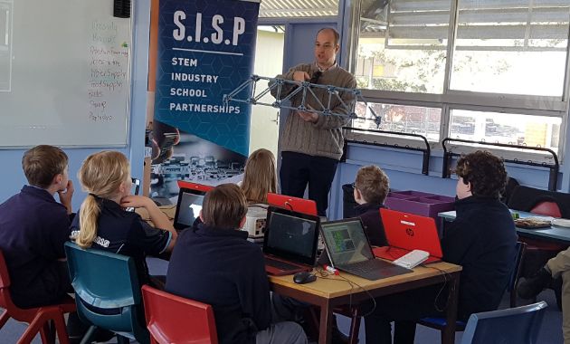 Charles Sturt academic helping to bridge skills gap at STEM subjects workshop