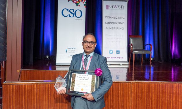 Charles Sturt ‘Girls in Cyber Security Advancing’ project takes out award