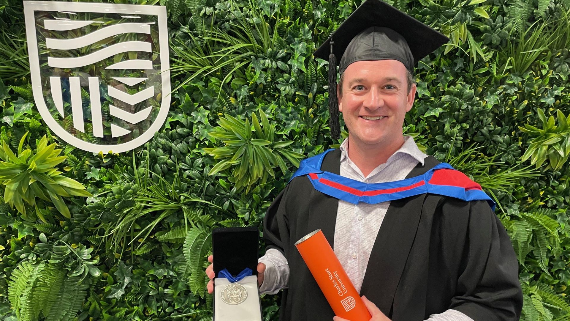 ‘You won’t regret it’ says recent master’s graduate and University Medal recipient