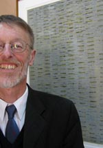 Professor Kevin Parton inspects David Serisier&rsquo;s work.