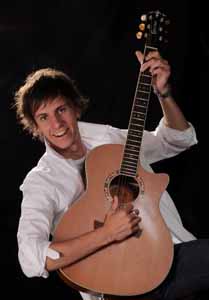 Dubbo performer, Mr Kodi Lane.