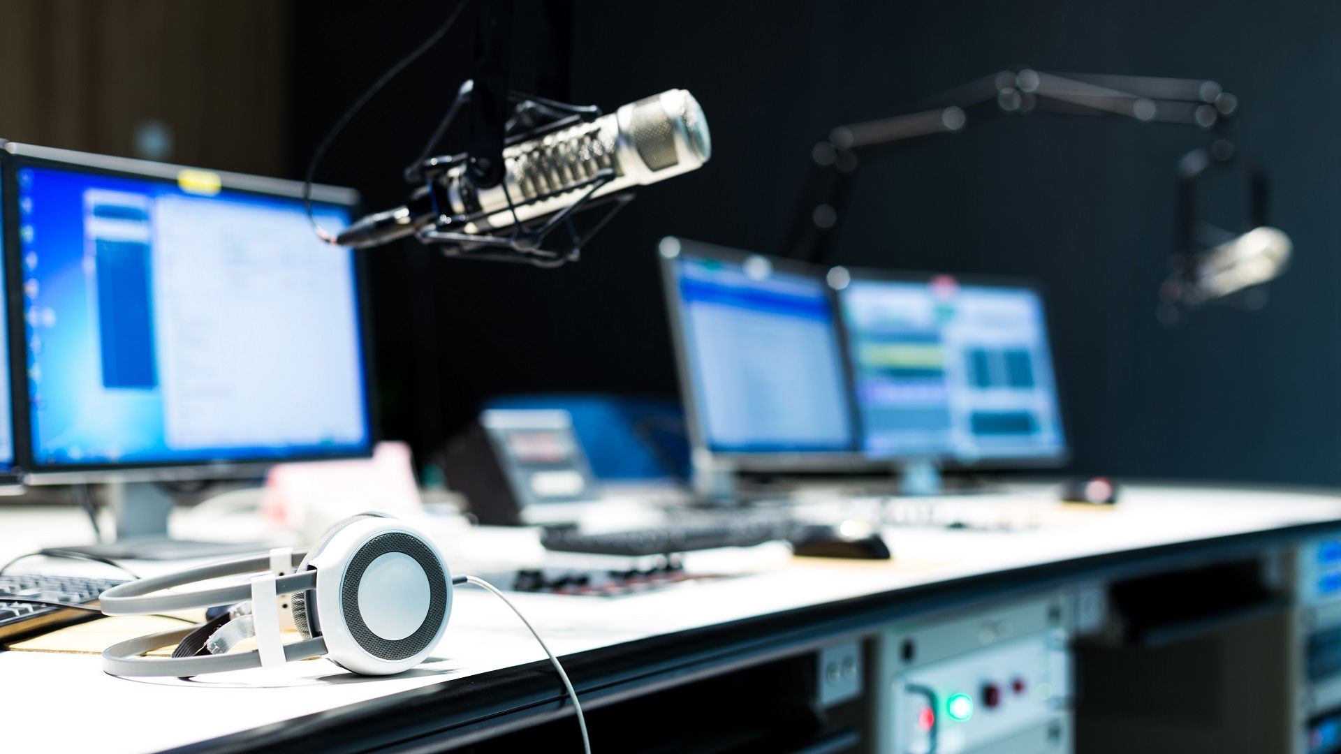 Charles Sturt’s Radio course changed in response to industry’s, graduates’ needs