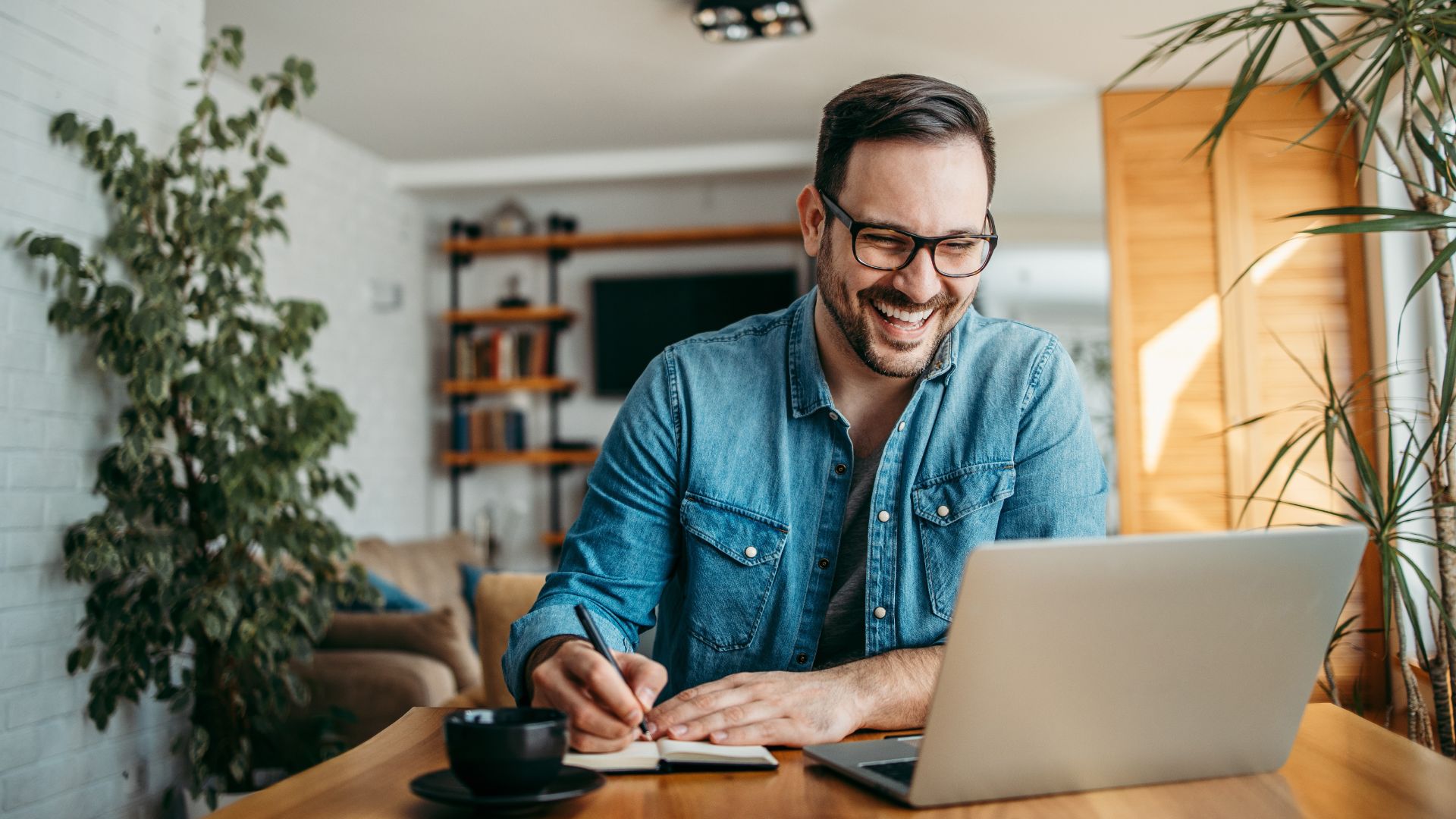 Virtual Info Night 2025: a chance to explore online study and have your questions answered
