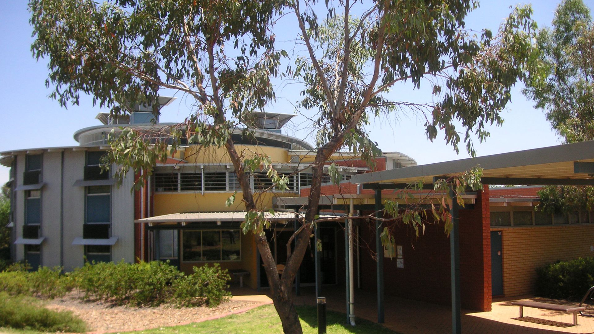 CSU in Dubbo offers exhibition space for artists
