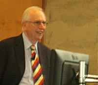 Social commentator Mr Hugh Mackay at CSU.