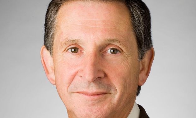 Charles Sturt awards honorary doctorate to late pioneer of wine science education