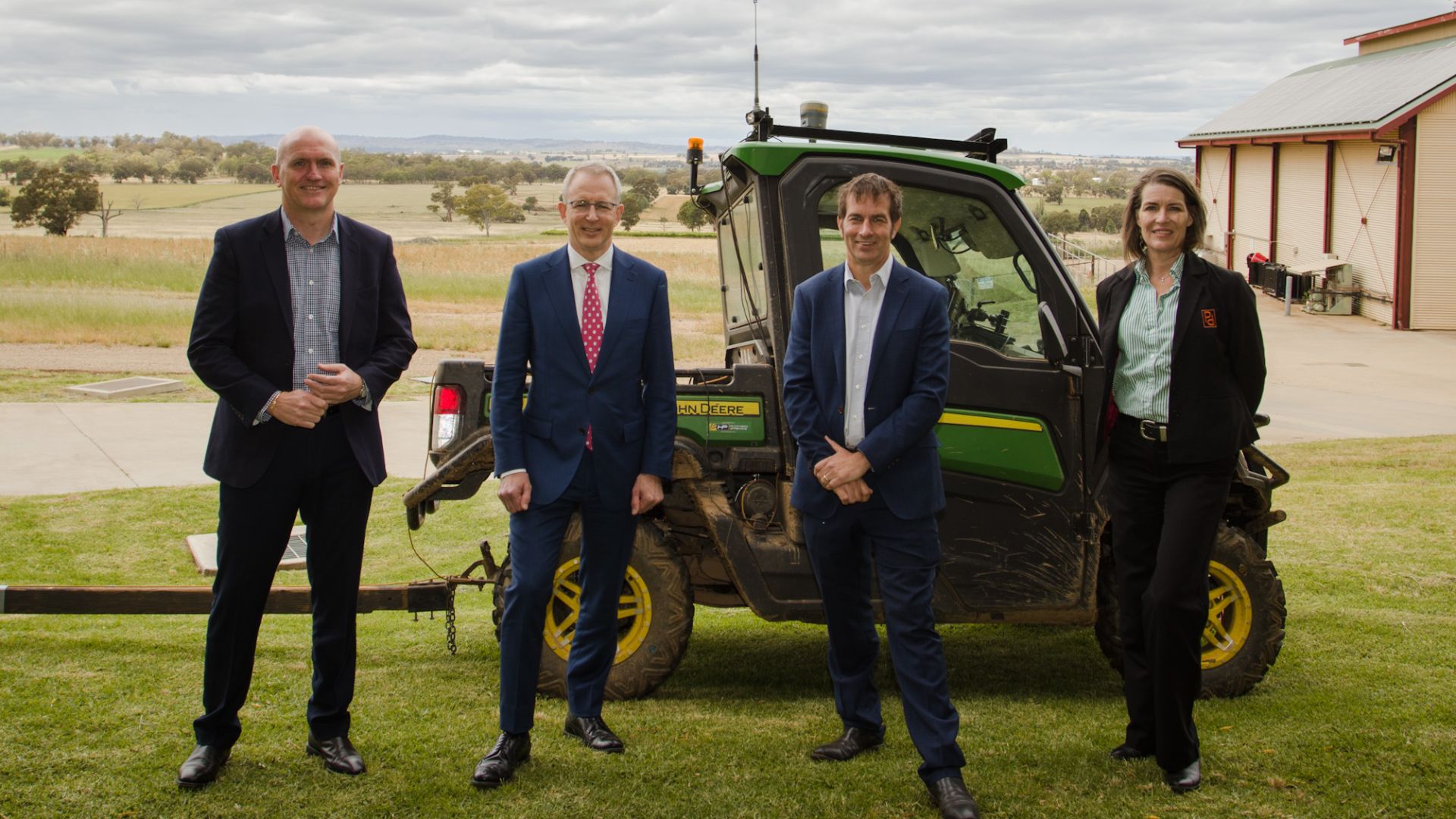 Minister Fletcher and Senator Davey witness a new age of farming in Wagga Wagga 