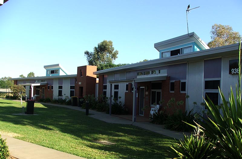 Wider view of the Cottages at Dubbo