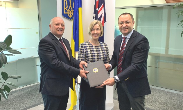 Charles Sturt provides educational support to Ukraine through higher education resources 