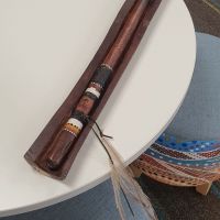 The Message Stick draws on elements of local indigenous culture to represent the entire Wiradjuri nation. It is used in Charles Sturt University graduation ceremonies.