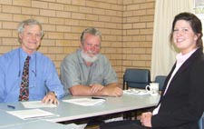 Charles Sturt University&rsquo;s Geoff Watson (left-right) and Manildra Flour Mills Human Resource Manager John Chilcott interview CSU agriculture student Ellie Rowe.
