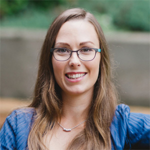 portrait of Dr Joanne Ashnest