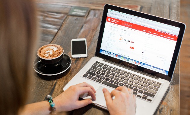 Charles Sturt University leads new student online enrolments