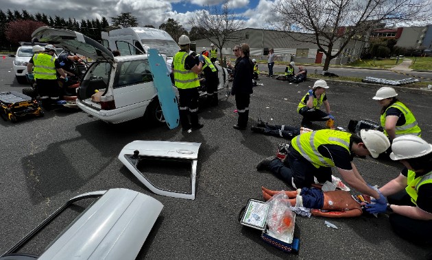 Paramedicine students complete final exercise in Bathurst before graduation 