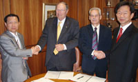 (left to right) KNU Vice-President Dr Hyobum Lee, CSU Chancellor Mr Lawrence Willett, AO, CSU Vice-Chancellor Professor Ian Goulter, and KNU President Jae-Hyun Kim.